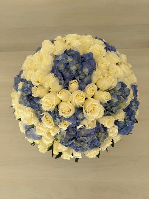 Arreglo de Hortensia y rosas